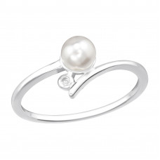 Round Connected Sterling Silver Ring with Cubic Zirconia and Imitation Pearl